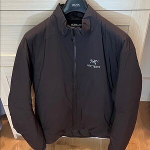 ARCTERYX Mens Atom Jacket Size XL Black like new
